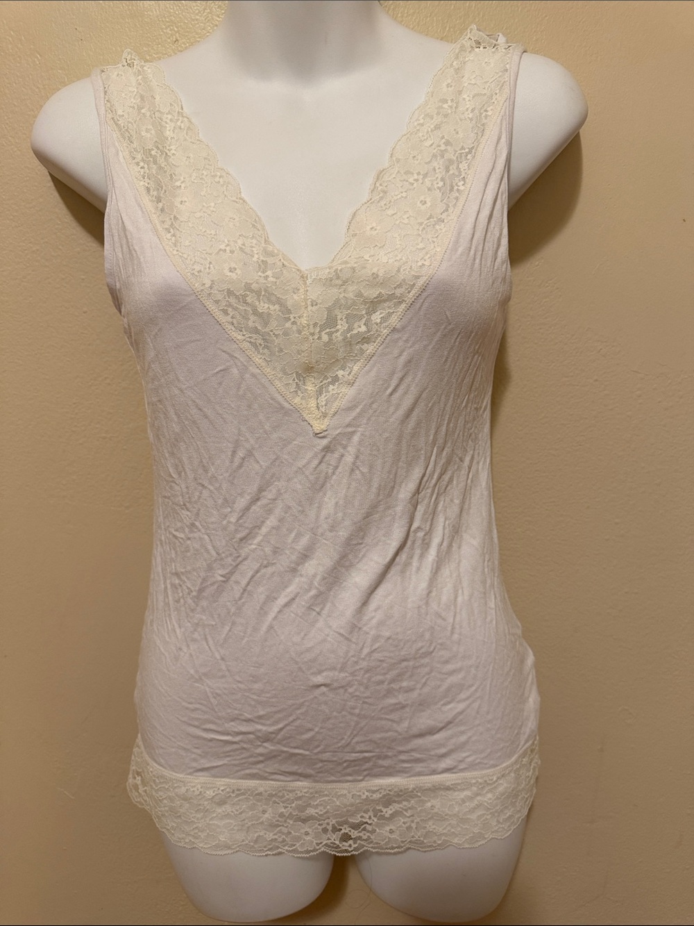 Lace-Trim Cream V-Neck Women's Tank Top